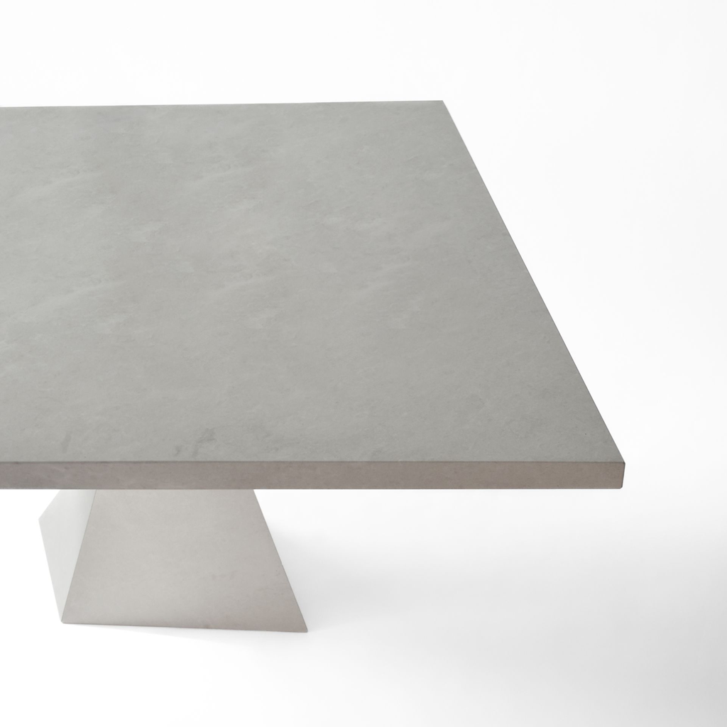inka-table-felix-eichkorn-interior-gallery-Inka4_v2.webp