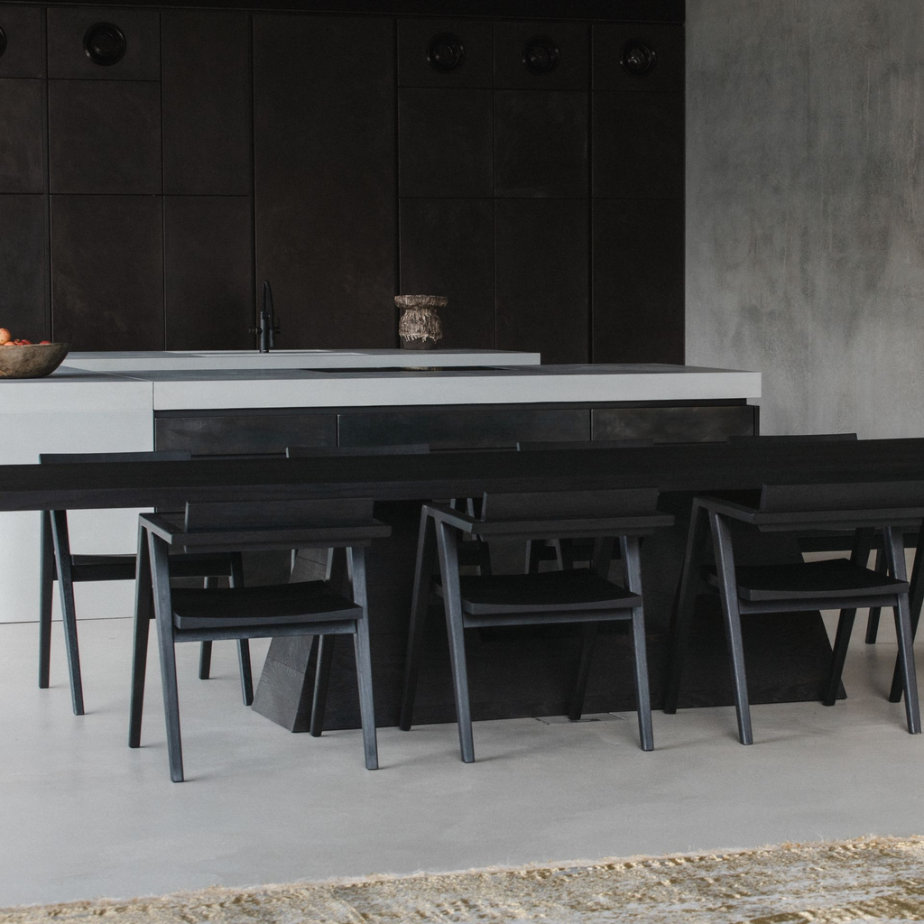 oka-dining-table-eichkorn-design-interior-gallery-STR_HOUSE_JOSE_CAMPOS_HIGH-26.webp