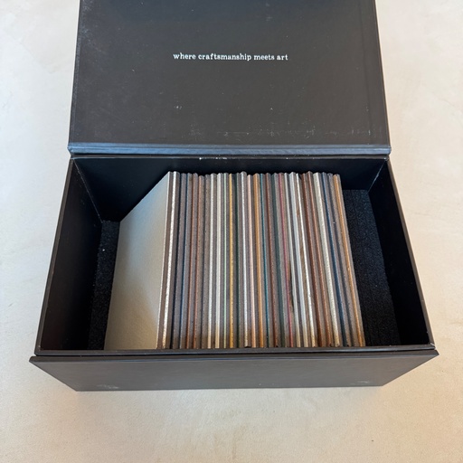 SAMPLE BOX MONOLITH